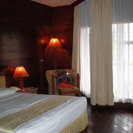 Pantai Gapura Makassar Hotel Buitenkant foto