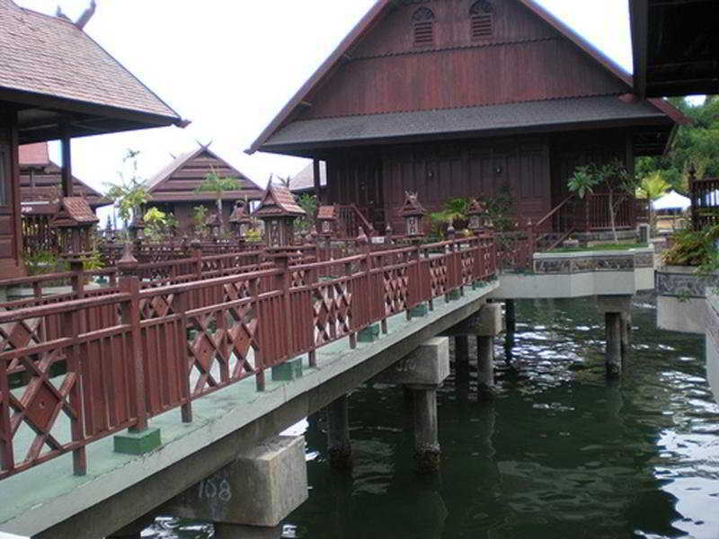 Pantai Gapura Makassar Hotel Buitenkant foto